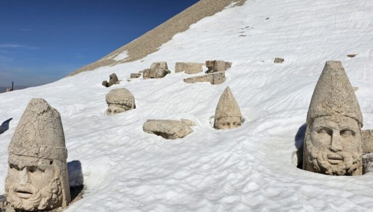 Nemrut Dağı, Karlar İçinde Ziyaretçilerini Bekliyor